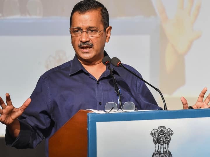 Delhi Budget 2023 No Delhi Budget Tomorrow AAP Arvind Kejriwal Versus BJP CentrAL Govt केंद्र वि. दिल्ली वाद भडकला; मंगळवारी अर्थसंकल्प सादर होणार नाही, केंद्राने मंजुरी दिली नसल्याचा केजरीवाल यांचा दावा