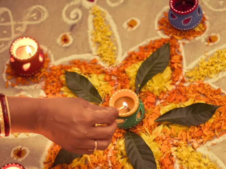 नए संवत्सर 2080 का नाम नल होगा और इसके अधिपति बुध ग्रह और मंत्री शुक्र ग्रह होंगे. इस बार हिंदू नववर्ष की शुरुआत में कई ग्रह स्वराशि में होंगे जिसका असर सभी राशियों पर पड़ेगा. हिंदूओं का नया साल किन राशियों का भाग्योदय करेगा, आइए जानते हैं.