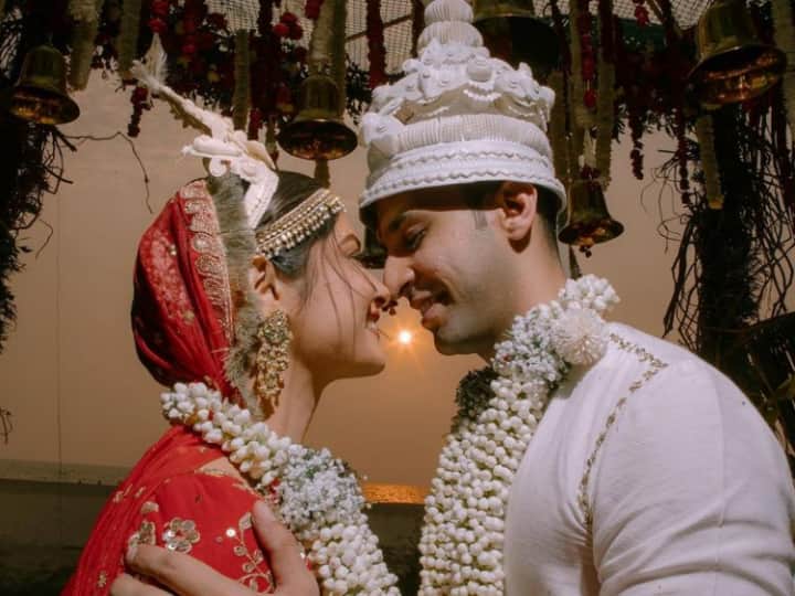 Krishna Mukherjee Wedding Photo: ‘ये हैं मोहब्बतें’ कृष्णा मुखर्जी आज चिराग बाटलीवाला के साथ शादी के बंधन में बंध गई हैं. एक्ट्रेस ने अब कुछ स्पेशल तस्वीरें सोशल मीडिया पर शेयर की हैं.