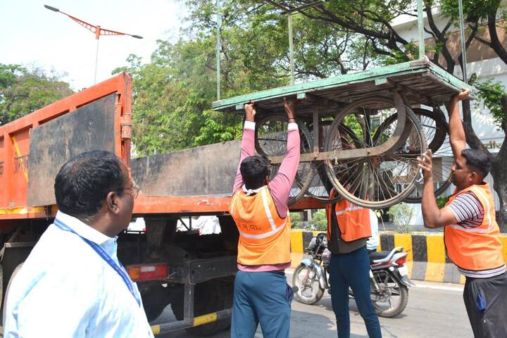 या सर्व अतिक्रमणधारकाविरुद्ध कारवाई करून काही किरकोळ स्वरूपातील साहित्य जप्त करण्यात आले आहे.