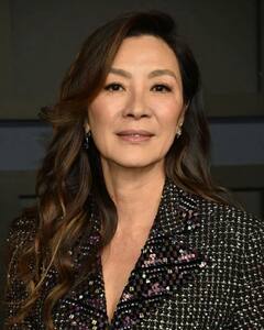 કોણ છે 60 વર્ષીય Michelle Yeoh, જે બની શ્રેષ્ઠ અભિનેત્રી, ઓસ્કાર જીતનારી પ્રથમ એશિયન મહિલા