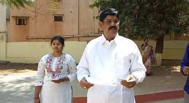 ఏపీలో వ్యవస్థలు దిక్కులేని స్థాయికి దిగజారాయి - మాజీ మంత్రి ఆనం ఘాటు వ్యాఖ్యలు MLA Anam Ramanarayana Reddy sensational comments on officials ans system in AP DNN ఏపీలో వ్యవస్థలు దిక్కులేని స్థాయికి దిగజారాయి - మాజీ మంత్రి ఆనం ఘాటు వ్యాఖ్యలు