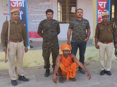 धौलपुर: कुख्यात डकैत केशव गुर्जर के भाई मुकेश गुर्जर को पुलिस ने दबोचा, साधु के वेश में पहुंचा था मंदिर