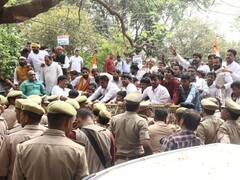 लखनऊ में कांग्रेस ने महंगाई और बेरोजगारी के खिलाफ किया प्रदर्शन, योगी सरकार पर लगाए गंभीर आरोप