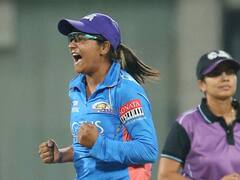 Photos: घरेलू मैदानों पर बेअसर दिखीं भारतीय महिला गेंदबाज, WPL में सर्वाधिक विकेट लेनी वाली टॉप-6 में भारत की एक भी बॉलर नहीं