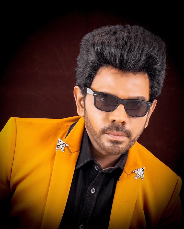 சில நாட்களுக்கு முன்னர் தான் காஷ்மீரிலிருந்து  சில புகைப்படங்களை பதிவிட்டிருந்தார்