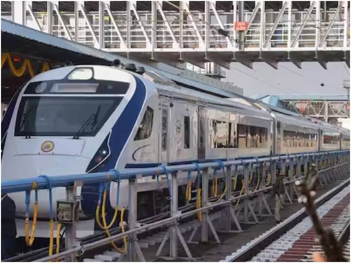 Vande Bharat: रेल यात्रियों के लिए खुशखबरी! सप्ताह में 5 दिन चलाई जाएगी दिल्ली-वाराणसी 'वंदे भारत' Vande bharat express on delhi varanasi route to be run 5 days a week indian railways announced Vande Bharat: रेल यात्रियों के लिए खुशखबरी! सप्ताह में 5 दिन चलाई जाएगी दिल्ली-वाराणसी 'वंदे भारत'