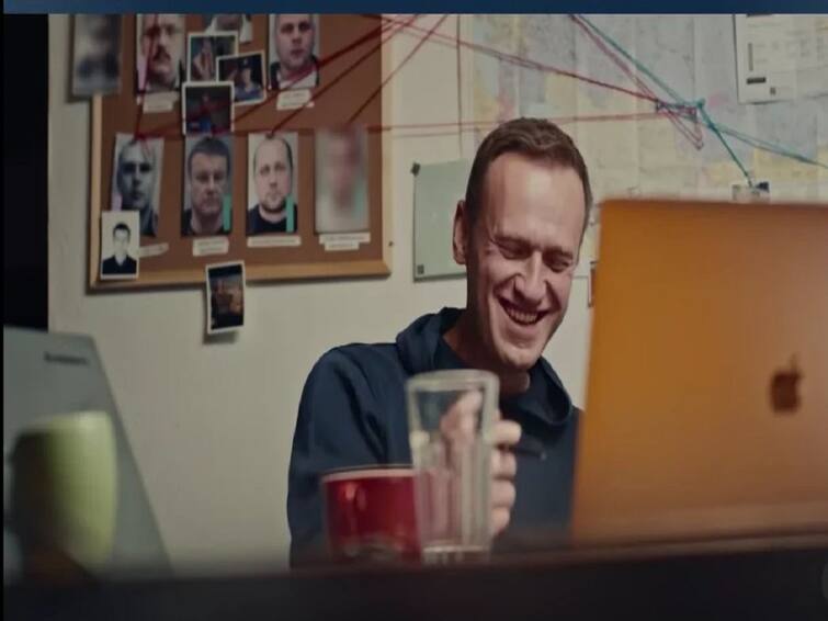 Navalny wins best documentary Oscar A film on Putin Critic know more details in tamil ரஷ்ய எதிர்க்கட்சி தலைவருக்கு விஷம்...புதினை விமர்சித்த ஆவணப்படம்.. ஆஸ்கர் வென்றது..