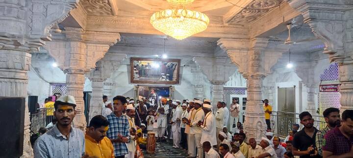 शनिवारी 18 मार्च रोजी श्रींचा जागर होईल. रविवार 19 मार्च रोजी कृष्णात डोणे- वाघापूरकर यांचा भाकणुकीचा कार्यक्रम होईल.