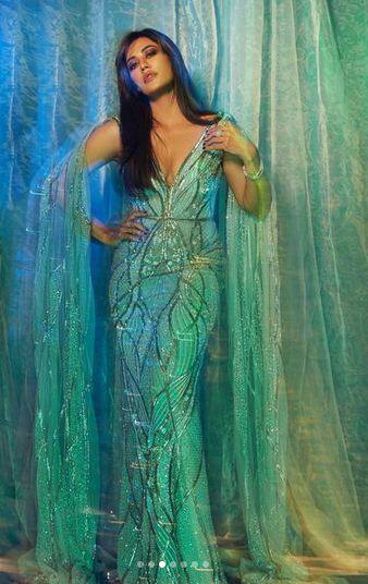 ਪ੍ਰਸ਼ੰਸਕ ਉਨ੍ਹਾਂ ਦੀਆਂ ਤਸਵੀਰਾਂ 'ਤੇ ਦਿਲ ਅਤੇ ਅੱਗ ਦੇ ਇਮੋਜੀ ਦੀ ਵਰਖਾ ਕਰ ਰਹੇ ਹਨ। ਇਸ ਦੇ ਨਾਲ ਹੀ ਉਹ ਟਿੱਪਣੀ ਕਰਕੇ ਉਸ ਦੀ ਤਾਰੀਫ ਕਰ ਰਹੇ ਹਨ।