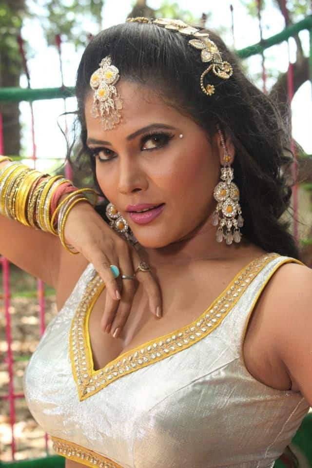 Bhojpuri Actress Seema Singh Weight Loss Journey actress loose 29 kg weight | Seema Singh ने घटाया 29 किलो वजन, ट्रांसफॉर्मेशन की तस्वीरों में एक्ट्रेस को देख दंग रह जाओगे आप