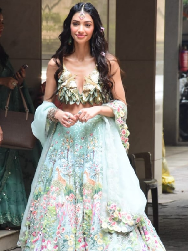 Alanna Panday Wears A Dreamy Green Lehenga For Mehendi Celebration