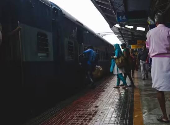 ਕੀ ਤੁਸੀਂ ਸੋਚਿਆ ਹੈ ਕਿ ਟਿਕਟ ਚੈਕਿੰਗ TC ਅਤੇ TTE ਵਿੱਚ ਕੀ ਅੰਤਰ ਹੈ ਅਤੇ ਉਹਨਾਂ ਦੇ ਅਧਿਕਾਰ ਕੀ ਹਨ।