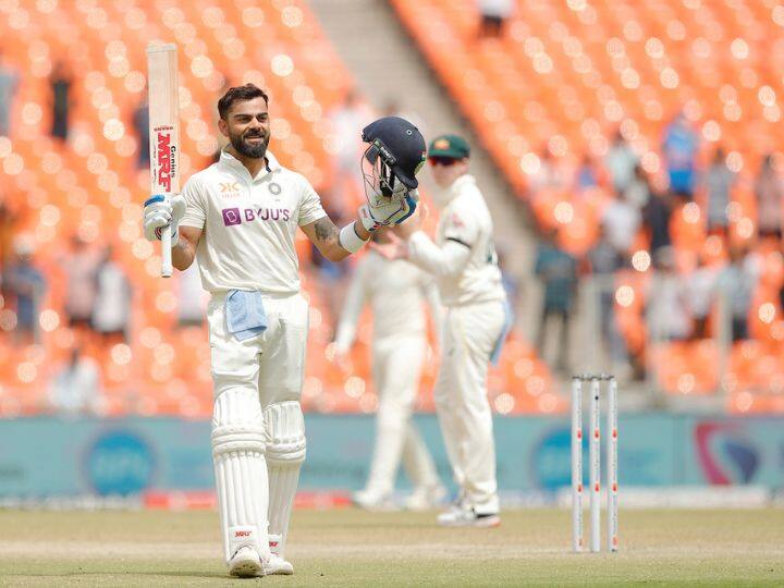 त्यानंतर थेट आता त्याने ऑस्ट्रेलियाविरुद्ध मार्च 2023 मध्ये शतक ठोकलं आहे. आजच्या डावात विराटने केवळ 5 चौकार ठोकत हे शतक केलं आहे. एकही षटकार त्याने ठोकलेला नाही. दरम्यान 2019 साली कसोटी फॉरमॅटमध्ये शेवटचे शतक झळकावणाऱ्या विराट कोहलीची फलंदाजीची सरासरीही गेल्या 20 कसोटी डावांमध्ये खूपच खराब होती. ज्यामध्ये त्याने केवळ 25 च्या सरासरीने धावा केल्या होत्या. यादरम्यान त्याच्या बॅटने फक्त एकदाच 50 हून अधिक धावांची खेळी पाहिली होती, जी डिसेंबर 2021 मध्ये दक्षिण आफ्रिका दौऱ्यावर खेळल्या गेलेल्या कसोटी सामन्यादरम्यान केली होती.