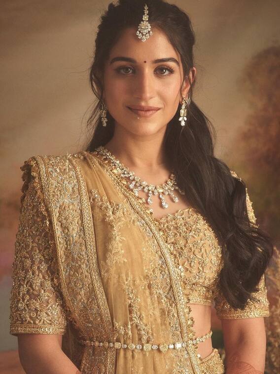 नीता अंबानी की छोटी बहू राधिका मर्चेंट का लहंगा कलेक्शन