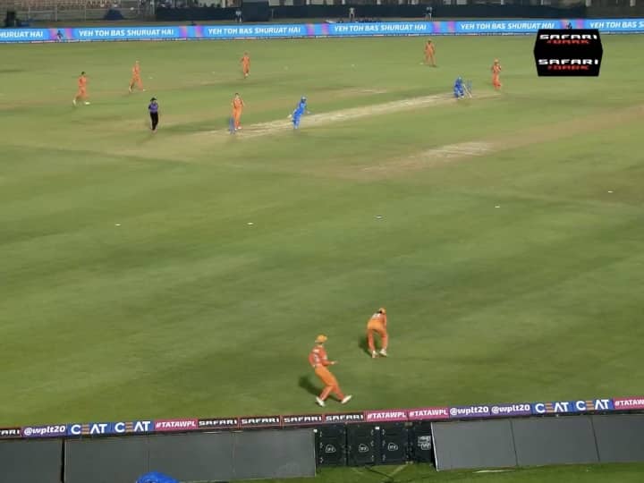 MI-W vs GG-W WPL 2023 Run Out Sensational Direct-Hit From Harleen Deol Mumbai Indians vs Gujarat Titans - Watch Video Watch Video: हरलीन देओल का बाउंड्री से डायरेक्ट हिट... बल्लेबाज समेत खिलाड़ियों को नहीं हुआ भरोसा, वीडियो वायरल