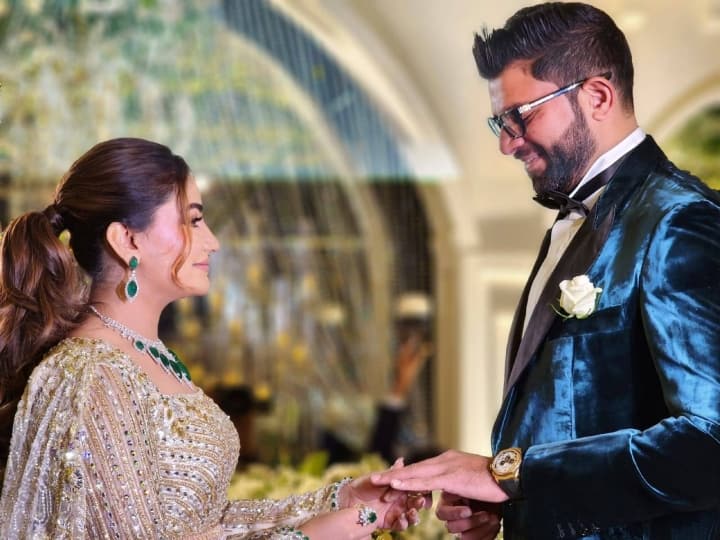 Digvijay Chautala And Lagan Randhawa Engagement: हरियाणा के डिप्टी सीएम दुष्यंत चौटाला के छोटे भाई दिग्विजय चौटाला की सगाई लगन रंधावा के साथ मंगलवार (13 मार्च) को हुई है.