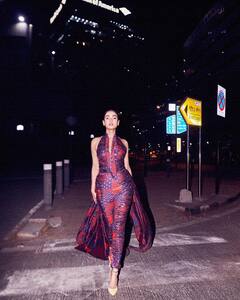 Sonal Chauhan Photos:  సైజ్ జీరో సోనాల్ న్యూ పిక్స్