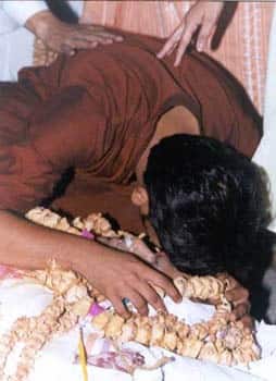 एक रिपोर्ट के अनुसार, हर्षद के बेटे अतुर मेहता ने 2018 में लोगों का ध्यान तब आकर्षित किया, जब उन्होंने बीएसई-लिस्टेड टेक्सटाइल कंपनी फ़ेयर डील फ़िलामेंट्स में एक महत्वपूर्ण हिस्सेदारी खरीदी थी.