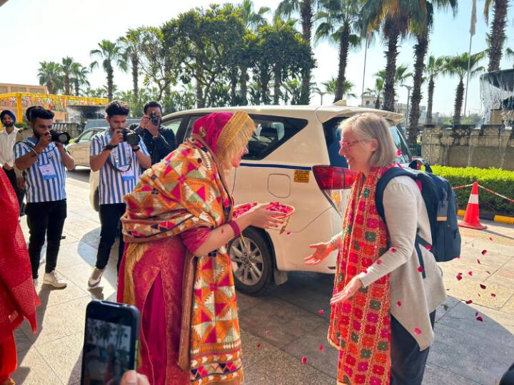 G20 summit in Amritsar Foreign Delegates reached Sri Guru Ramdas International Airport Punjab News: G-20 सम्मेलन में शामिल होने अमृतसर पहुंचे चीन-ऑस्ट्रेलिया के डेलीगेट्स, एयरपोर्ट पर की गई भव्य तैयारियां