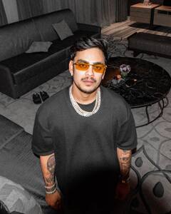 PHOTO: भारतीय टीम के इन खिलाड़ियों की होती है हॉट बैचलर में गिनती, लिस्ट में गिल से लेकर इशान किशन भी