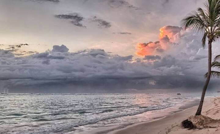 জমে থাকা বালির রাশি এমনিতেই বেশ নরম। তার উপর দিয়ে হাঁটতে গেলে গর্ত হয়ে ঢুকে যায় পা। সেই গর্ত থেকে টেনে তুলে পা ফেলে এগিয়ে যেতে তুলনামূলক ভাবে বেশি শক্তি লাগে।