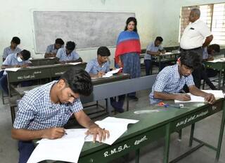 பிளஸ் 2 தேர்வில்  இரு மாணவர்கள் ஒரே கையெழுத்துடன் ஒரே மாதிரி மதிப்பெண் பெற்ற முறைகேடு வழக்கு; 9 பேர்  கைது