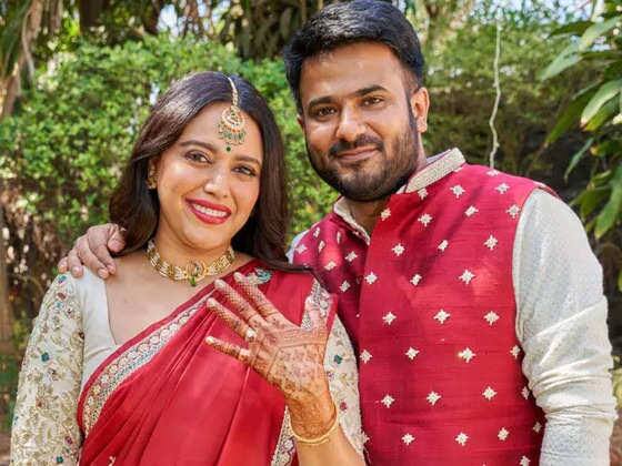 बता दें कि जब से स्वरा भास्कर ने अपनी शादी की घोषणा की है तभी से वह काफी ज्यादा सुर्खियों में बनी हुई है. जानकारी के लिए आपको बता दें कि स्वरा भास्कर ने समाजवादी पार्टी के नेता फहद अहमद से पहले तो कोर्ट मैरिज की.