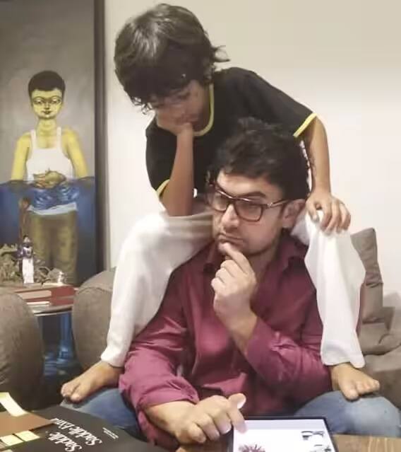 आमिर खान : इस दो मंजिला आलीशान घर में रहते हैं आमिर खान, अंदर की तस्वीरें हैरान कर देंगी आमिर खान : इस दो मंजिला आलीशान घर में रहते हैं आमिर खान, अंदर की तस्वीरें हैरान कर देंगी
