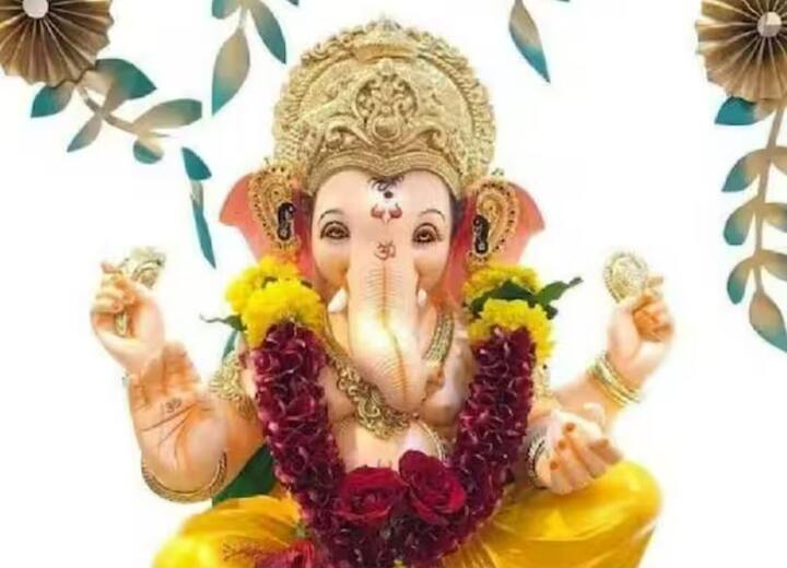 આ વર્ષે નવું હિન્દુ વર્ષ 22 માર્ચ, બુધવારથી શરૂ થઈ રહ્યું છે. બુધવાર ગણપતિને સમર્પિત છે. આ દિવસે ગણપતિજીની દુર્વા, લાડુથી પૂજા કરો અને વિઘ્નો દૂર કરનારના આશીર્વાદ લો. ચૈત્ર નવરાત્રિનો આ પહેલો દિવસ હશે, આવી સ્થિતિમાં પણ કરો શક્તિ સાધના, તેના કારણે આખા વર્ષ દરમિયાન શત્રુ તમને પરેશાન નહીં કરે.