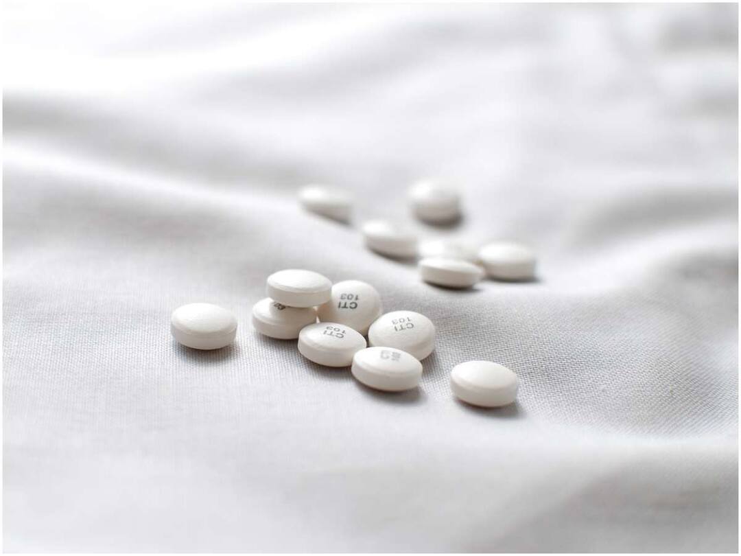 These are the side effects of long term use of sleeping pills Sleeping Pills: దీర్ఘకాలంగా నిద్రమాత్రలు వాడితే వచ్చే దుష్ప్రభావాలు ఇవే