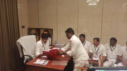 Minister Udayanidhi Stalin with  Interview of DMK youth TNN தி.மு.க. இளைஞரணியினருடன் அமைச்சர் உதயநிதி ஸ்டாலின் நேர்காணல்