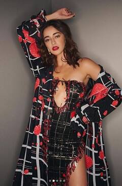 Ananya Pandey: ਅਨਨਿਆ ਪਾਂਡੇ ਨੇ ਫਰੰਟ ਕੱਟ ਆਊਟਫਿਟ 'ਚ ਕਰਵਾਇਆ ਬੋਲਡ ਫੋਟੋਸ਼ੂਟ, ਆਪਣੀ ਹੌਟਨੈੱਸ ਨਾਲ ਇੰਟਰਨੈੱਟ 'ਤੇ ਮਚਿਆ ਹੰਗਾਮਾ