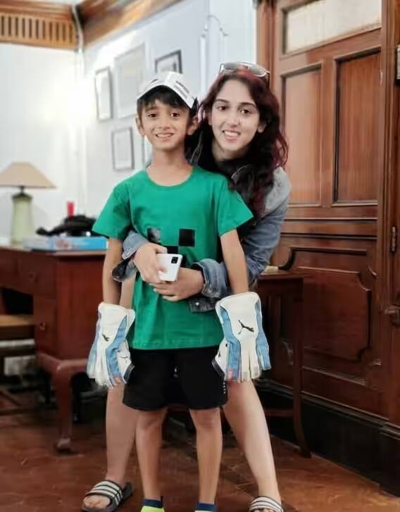आमिर खान : इस दो मंजिला आलीशान घर में रहते हैं आमिर खान, अंदर की तस्वीरें हैरान कर देंगी आमिर खान : इस दो मंजिला आलीशान घर में रहते हैं आमिर खान, अंदर की तस्वीरें हैरान कर देंगी