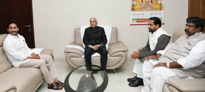 సమావేశాల సందర్బంగా సీఎం,స్పీకర్,మండలి ఛైర్మన్ తో గవర్నర్ ..