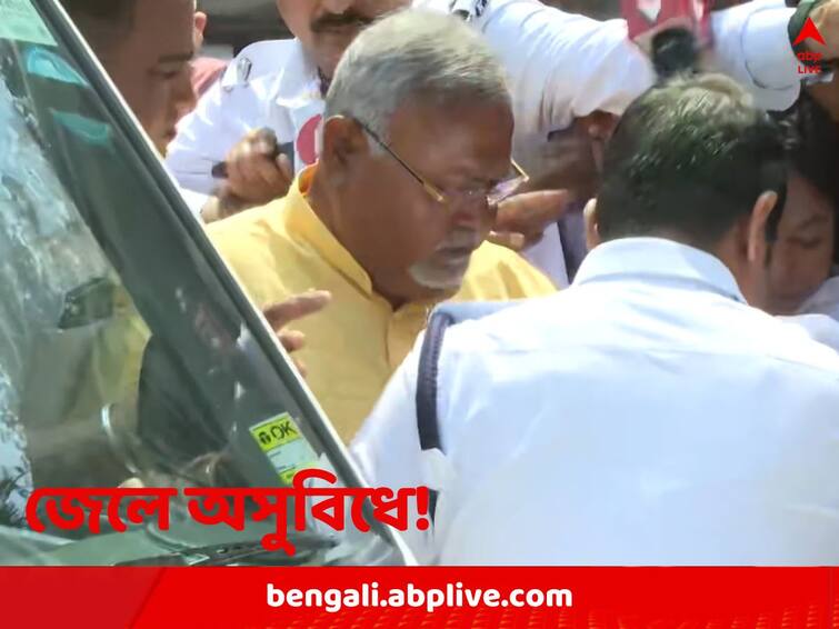 Partha Chatterjee complaints about the condition in jail during SSC Case hearing Partha Chatterjee: ‘একবার জেলে এসে দেখে যান’! বিচারকের কাছে কাতর আর্জি পার্থর