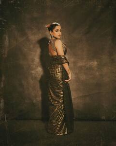 Rashmika Mandanna : 'வெண்ணிலவு ஒன்றே அல்லவா..' வாரிசு நாயகியின் கலக்கலான புது க்ளிக்ஸ்!