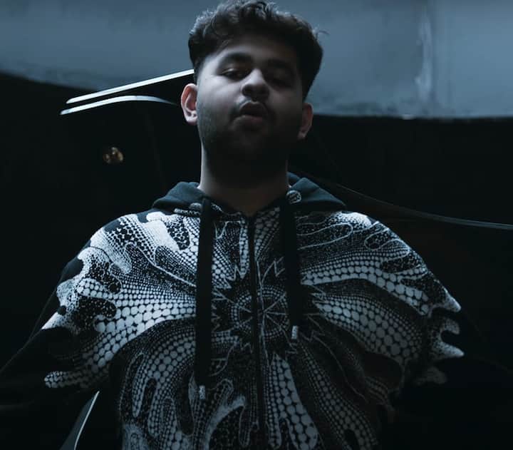 தற்போது, நினைவிருக்கா பாடல் 1 மில்லியன் பார்வையாளர்களை கடந்துள்ளது.