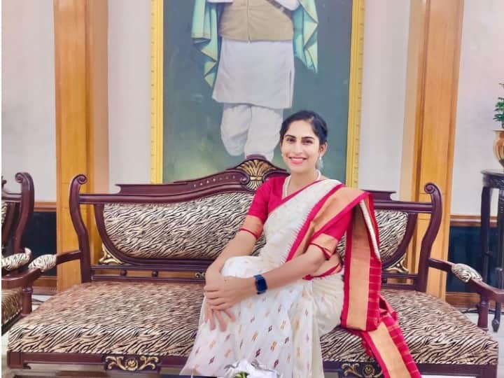पंजाब सरकार के शिक्षा मंत्री हरजोत सिंह बैंस मानसा जिले की एसपी ज्योति यादव से जल्द शादी के बंधन में बंधने वाले हैं. इसी महीने उनकी शादी आनंदपुर साहिब में हो सकती है.