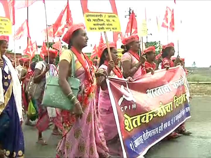 अवकाळी पावसाने आणि वर्षभर सुरु असलेल्या नैसर्गिक आपत्तीमध्ये झालेल्या पिकांच्या नुकसानीची एनडीआरएफमधून तात्काळ भरपाई द्यावी