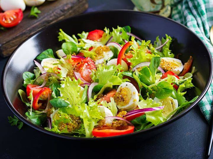 Caesar Salad Has Many Health Benefits Know Why Should You Consume It Caesar Salad: क्या है सीज़र सलाद, जिसे खाने से शरीर को मिलते हैं कई जबरदस्त फायदे, वजन घटाने में भी मिलती है मदद