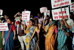 सोलापुरातील मंद्रूपच्या शेतकऱ्यांचा 'बैलगाडी मोर्चा' मुंबईच्या दिशेनं