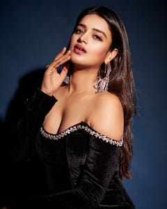 Nidhhi Agerwal: గ్లామర్ డోస్ పెంచేసిన నిధి అగర్వాల్- అందాలతో కనువిందు