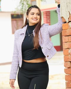 In Photos: खूब पसंद की जा रही हैं भोजपुरी एक्ट्रेस Neelam Giri की ये तस्वीरें, दिलकश अदाएं देख फैंस हुए मदहोश!