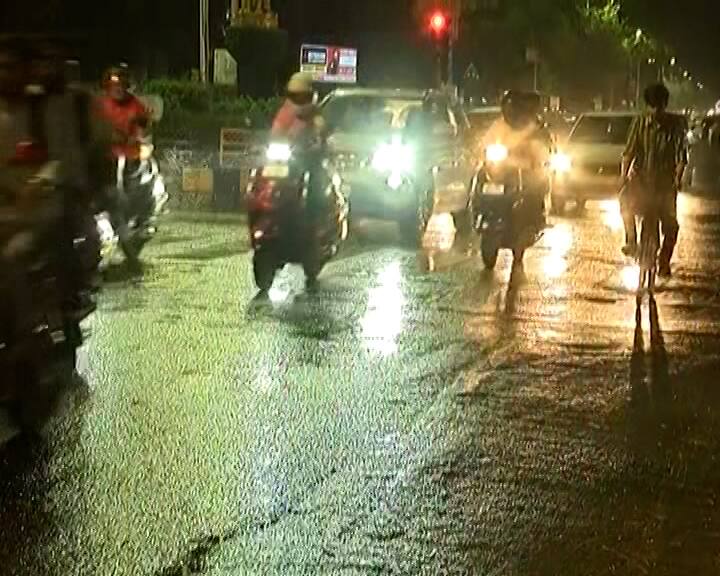 Unseasonal Rain: Ahmedabad weather change know where unseasonal rain in state Unseasonal Rain: અમદાવાદમાં કમોસમી વરસાદ, જાણા રાજયમાં ક્યાં ક્યાં થયું માવઠું