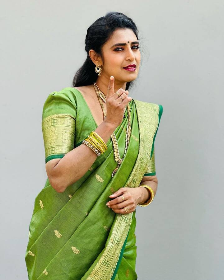 'గృహలక్ష్మి' సీరియల్ తులసి(కస్తూరి) (Image Credit: Kasthuri/Instagram)