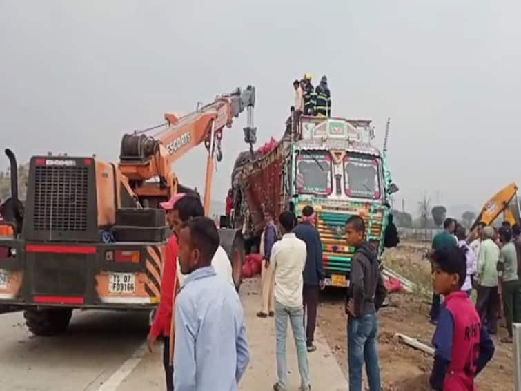 maharashtra News Chhatrapati Sambhaji Nagar The series of accidents continues on Samriddhi Highway  One death in two truck accident Samruddhi Mahamarg : समृद्धी महामार्गावर अपघातांची मालिका सुरुच; दोन ट्रकच्या अपघातात एकाच मृत्यू