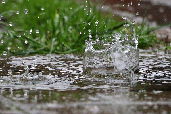 गुरुवार दिनांक 16 मार्च ते 18 मार्चपर्यंत तीन दिवस संपूर्ण महाराष्ट्रात तुरळक ठिकाणी विजांच्या कडकडाट आणि वादळी वाऱ्यासह किरकोळ पावसाची शक्यता आहे.