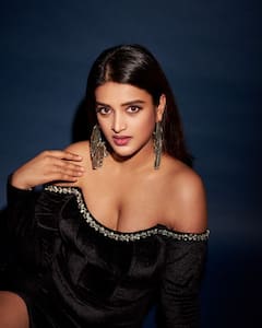 Nidhhi Agerwal: గ్లామర్ డోస్ పెంచేసిన నిధి అగర్వాల్- అందాలతో కనువిందు