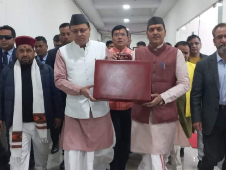 Uttarakhand Budget 2023 FM Prem Chand Aggarwal presented budget of Uttarakhand in Assembly session of Gairsain Uttarakhand Budget 2023: वित्त मंत्री प्रेमचंद अग्रवाल ने पेश किया उत्तराखंड का बजट, जानिए आपके लिए क्या है खास